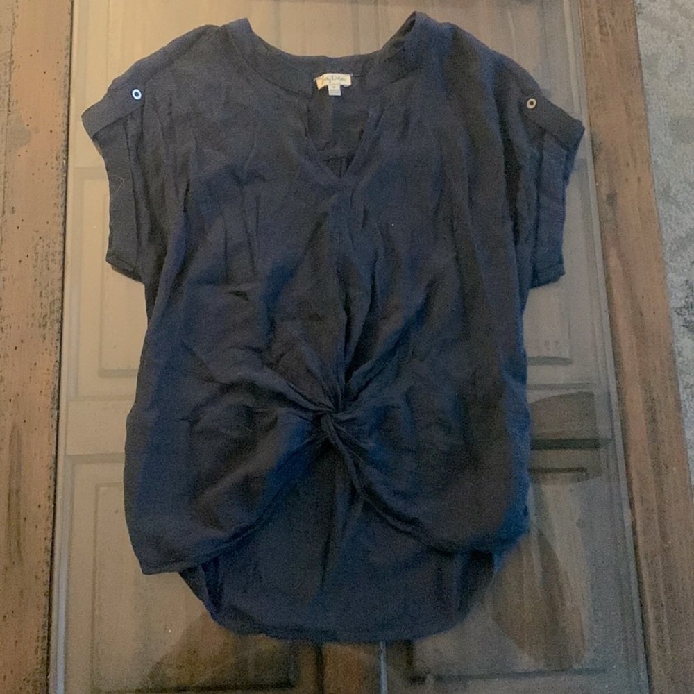 Thin knot tied T-shirt
